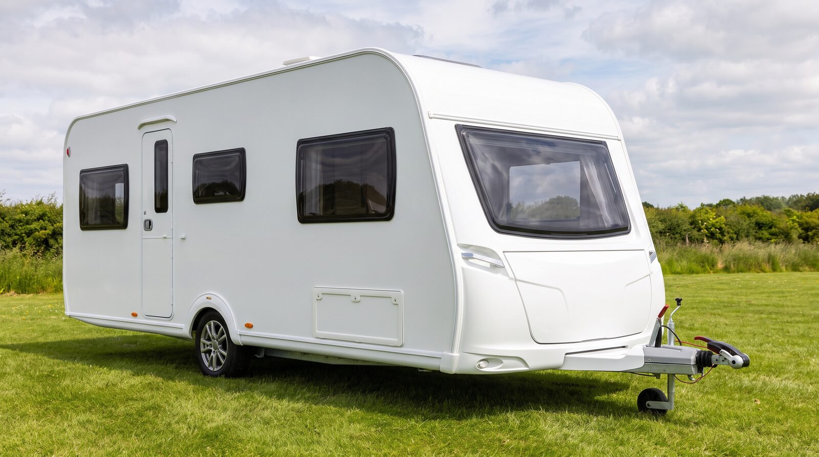Wohnwagen — Symbolbild zum Thema Fendt-Caravan Bianco — Großschaden und Totalschaden